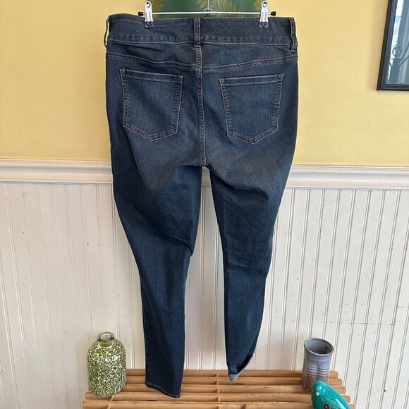 Torrid 12T Dark Wash Skinny Jeans With Triple Button High Waist - Picture 2 of 8